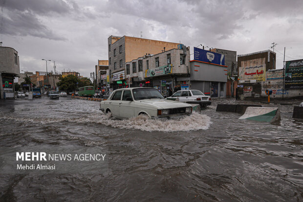 <a href='https://sayeb.ir/tag/%d8%b3%db%8c%d9%84'>سیل</a> در زنجان