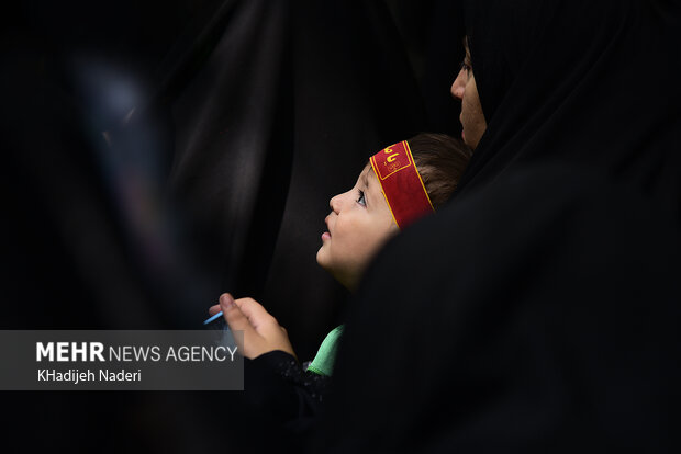 همایش شیرخوارگان حسینی در حسینیه ثارالله خمینی شهر