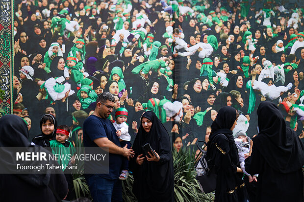 مصلی تہران میں کربلا کے ننھے مجاہد کی یاد میں بچوں کا اجتماع
