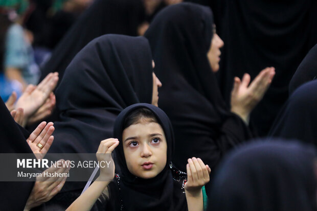 همزمان با فرارسیدن اولین جمعه ماه محرم مصادف با ۳۰ تیر ۱۴۰۲ مراسم شیرخوارگان حسینی با حضور مادران و نوزادان در مصلی امام خمینی (ره) تهران برگزار شد