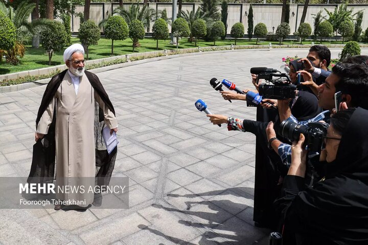 محمد جعفر منتظری دادستان کل کشور در حاشیه جلسه هیئت دولت حضور دارد