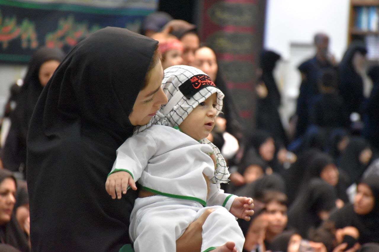 برگزاری همایش شیرخوارگان حسینی در مهدیه سنندج