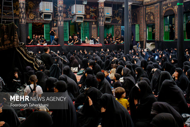 حسینیه سادات اخوی با قدمت حدود ۲۰۰ سال یکی از اولین و قدیمی‌ترین تکایای تهران است