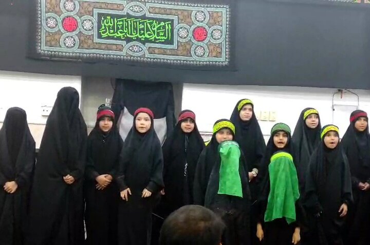 اجرای سرود توسط دختران مهد قرآنی آب‌پخش