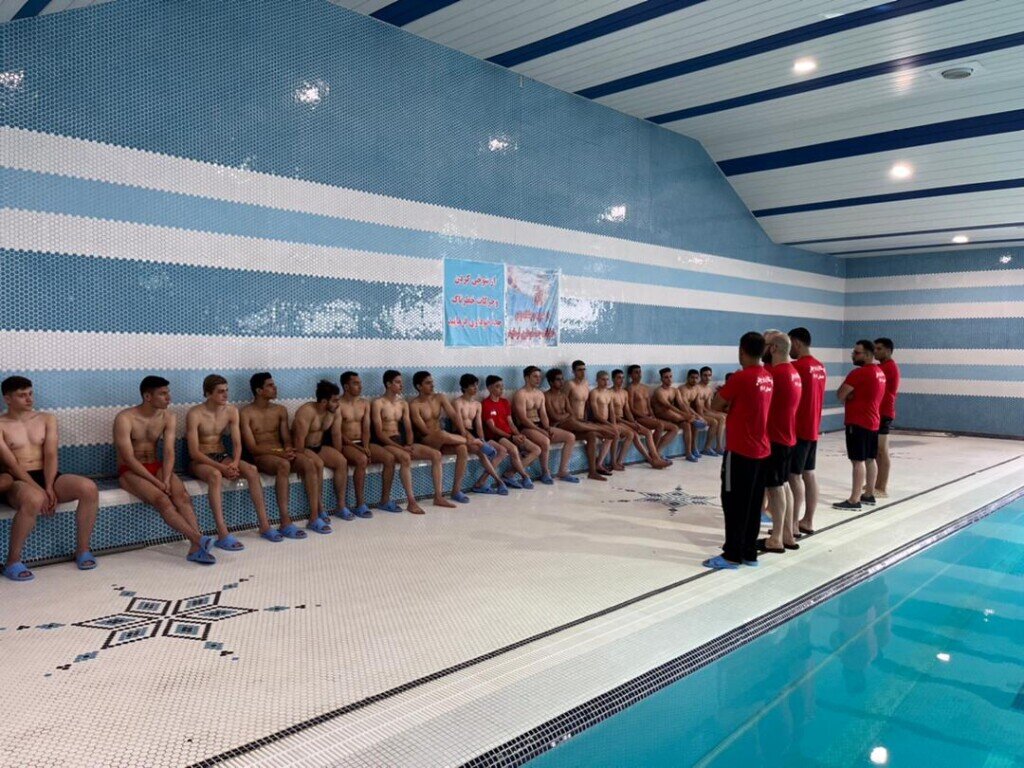 اردوی تیم ملی شنا جوانان کشور در همدان برگزار شد