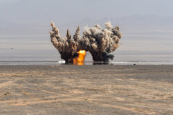 انهدام اهداف دشمن با بمب یاسین ۹۰/ عملیات موفقیت آمیز سوخت گیری هوایی اف ۱۴