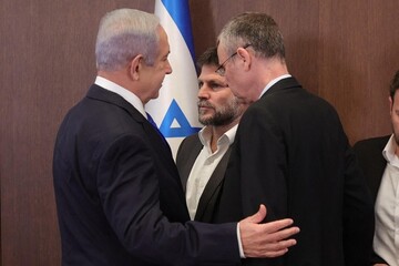اعضای حزب لیکود برابر نتانیاهو صف‌آرایی کردند