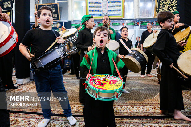 Iraqi nationals residing Qom observe Muharram rituals
