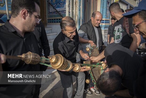 آئین سنتی طوق بندان و دسته «یاعباس یا عباس» در شاهرود