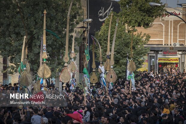 آئین سنتی طوق بندان و دسته «یاعباس یا عباس» در شاهرود