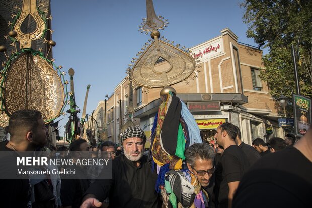 آئین عزاداری و طوق بندی در قلعه نو خالصه شاهرود 