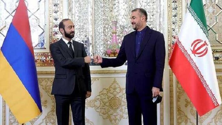 وزير الخارجية الإيراني يستقبل نظيره الأرميني