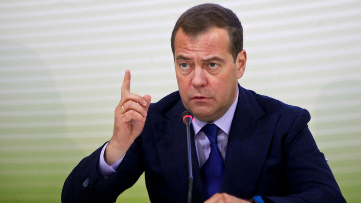 Medvedev warns Tokyo over militarization policy