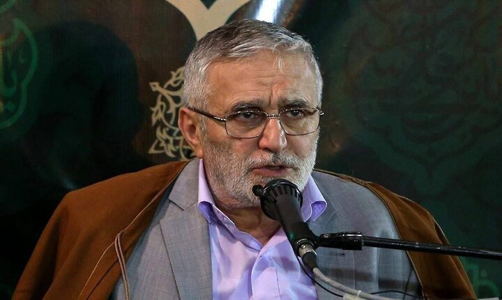 شبی که از آسمان مسجد آتش میبارید/ سرای سبز و پابرجای «حاجمنصور»