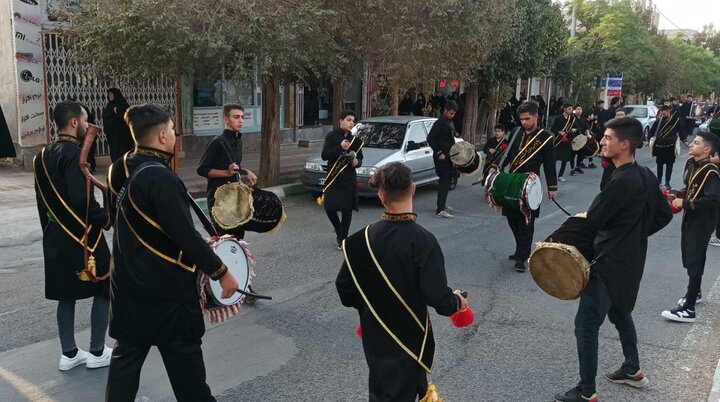 آیین دانش آموزی «احلی من العسل» در اردستان