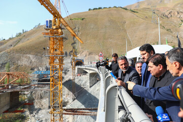 بازدید مخبر از آزاد راه تهران- شمال/ شروع ساخت منطقه ۳ آزادراه