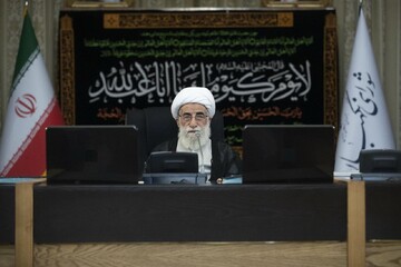 آیة الله أحمد جنتي: الإساءة للقرآن الكريم هي إساءة لجميع الأديان السماوية