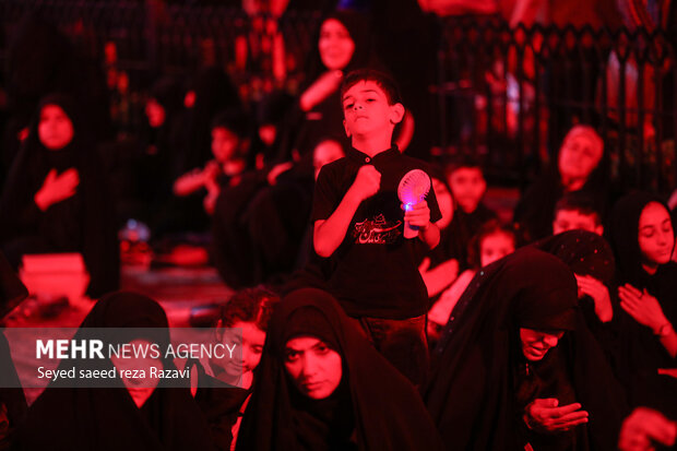 Muharram mourning ceremony in Imamzadeh Saleh
