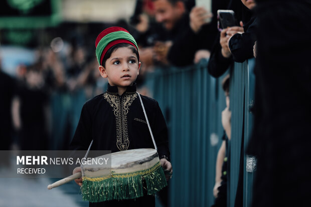 مراسم عزاداری دهه اول ماه محرم با حضور عاشقان و محبان حضرت سیدالشهدا (علیه السلام) هر روزه در کربلای معلی برگزار می شود
