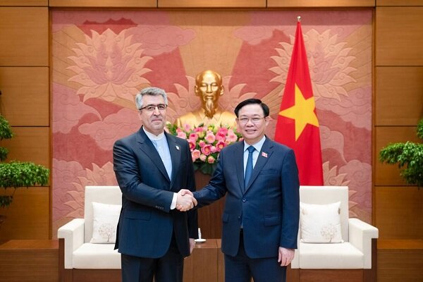 Vietnam calls for developing ties, cooperation with Iran