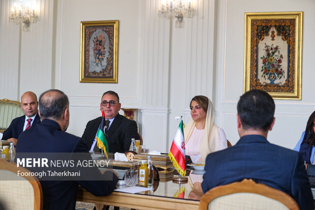  نجلاء منقوش، وزیر امور خارجه لیبی در محل مذاکرات وزرای خارجه لیبی و ایران حضور دارد