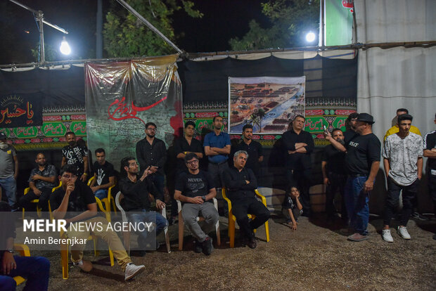 عزاداران حسینی در هیئت ناشنوایان شیراز