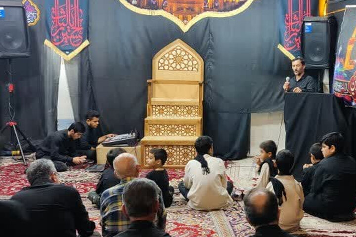 مراسم عزاداری شب حضرت علی اکبر با حضور پدر شهید مرزبان برگزار شد