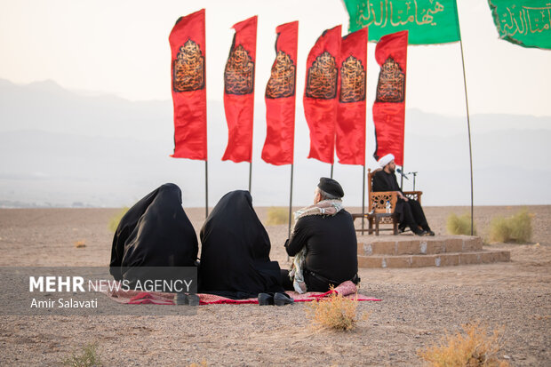سمنان، صحرا میں عزاداری حسینی کا روایتی رسم
