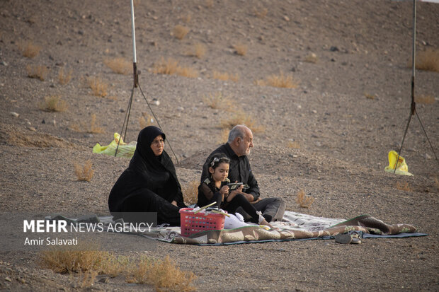 سمنان، صحرا میں عزاداری حسینی کا روایتی رسم
