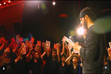 نمایش عشق به قرآن کریم در یکی از هیئت های جنوب شرق استان تهران