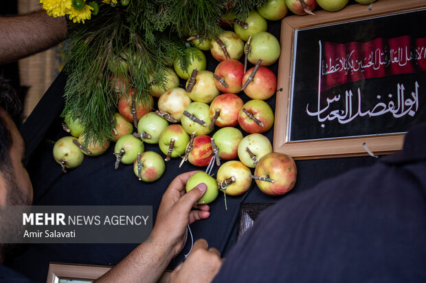 نخل گردانی روز تاسوعا