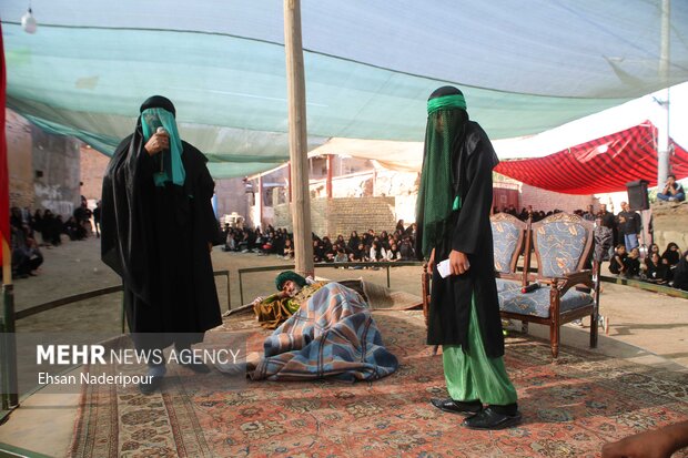 مراسم عزاداری سالار و سرور شهیدان ظهر تاسوعا با اجرای تعزیه به میدان رفتن حضرت عباس (ع) در روستای چلسبان برگزار شد