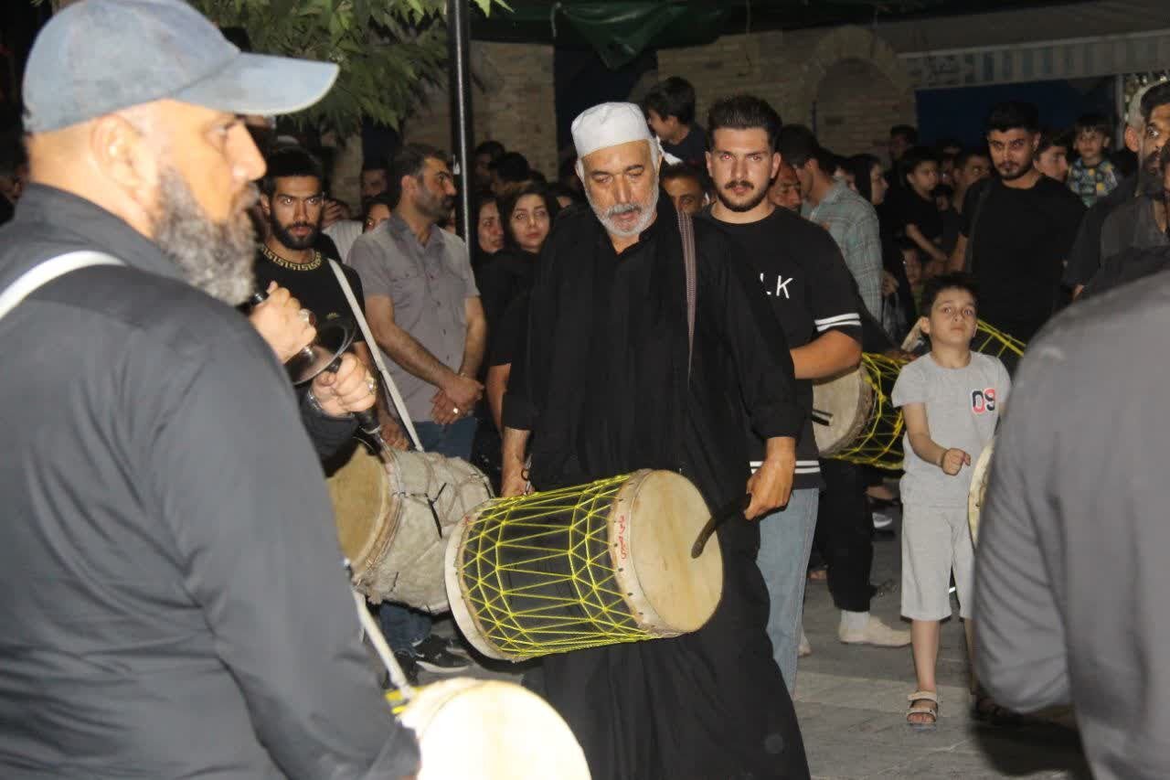 مراسم خیابانی شب تاسوعای حسینی در ایلام برگزار شد