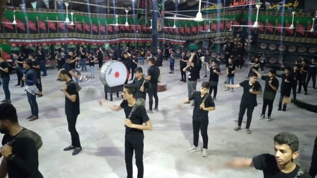 دریادلان گناوهای به سوگ سقای دشت کربلا نشستند