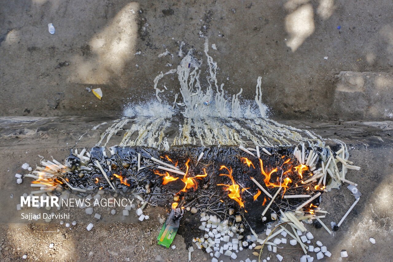 چهل شمع روشن در چهل منبر/ گرو نگه داشتن شمع آخر به شرط گرفتن حاجت