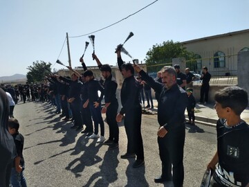 عزاداری مردم روستای نیارک بخش طارم سفلی