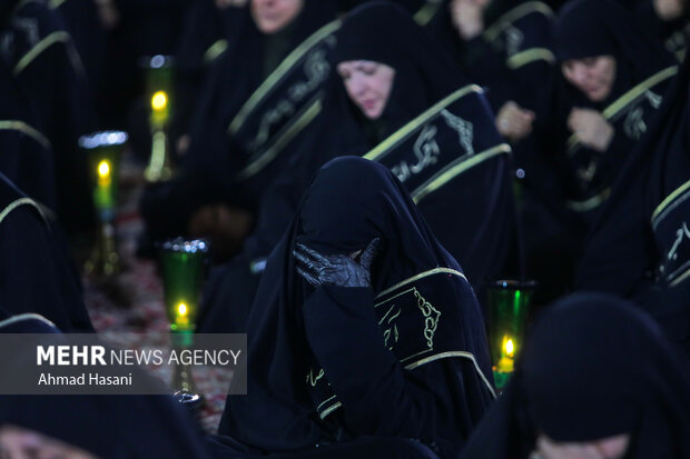 شب عاشور کو امام رضا علیہ السلام کے روضے میں خطبہ خوانی کا رسم
