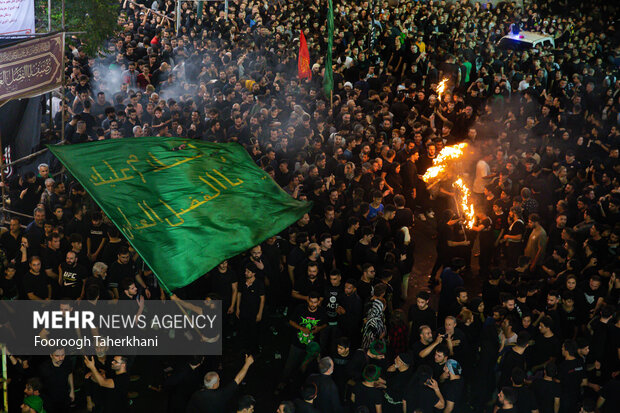 آئین مشعل گردانی نجفی‌ها و کربلایی‌های مقیم تهران در محله عراقی‌ها واقع در دولت ‎آباد شهرری برگزار شد