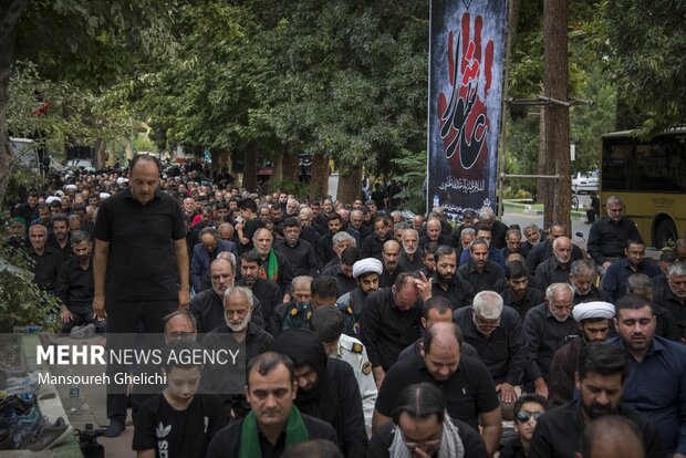 نماز ظهر عاشورا در محل شهیدگاه اردبیل برپا شد