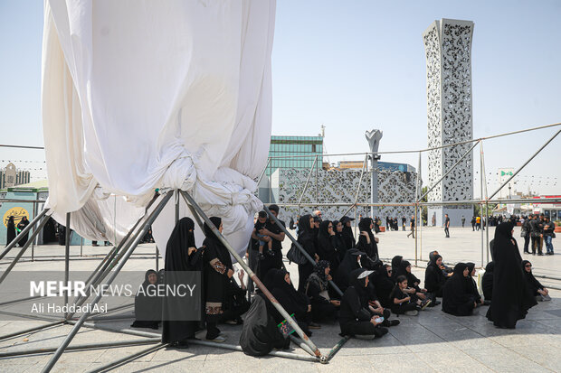 
Ashura mourners in Tehran