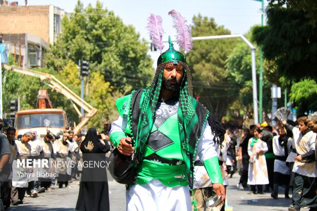 مراسم عزاداری روز عاشورای حسینی در کرمانشاه