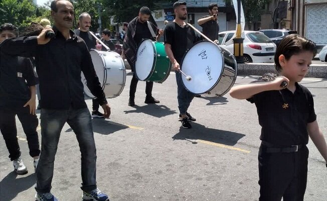 گیلانیها در سوگ ارباب بی کفن/ جوانان میدان داری کردند