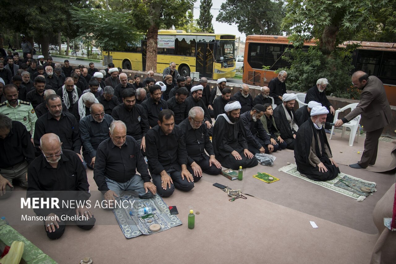 نماز ظهر عاشورا در ۲۵۰ نقطه از استان سمنان برگزار شد