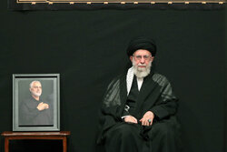 اقامة الليلة الاخيرة من مراسم عزاء الامام الحسين عليه السلام بحضور قائد الثورة
