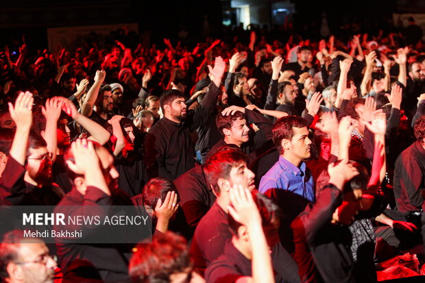 افزایش پیوندهای مردمی با تقویت هیاتهای مذهبی