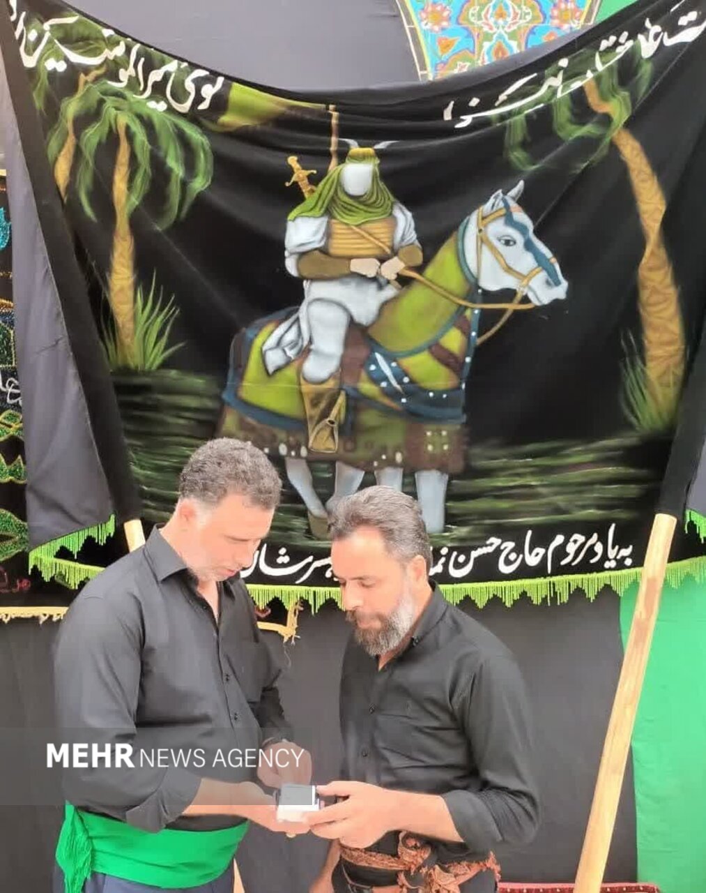 تبلور شور و شعور حسینی در آیین نخلبرداری