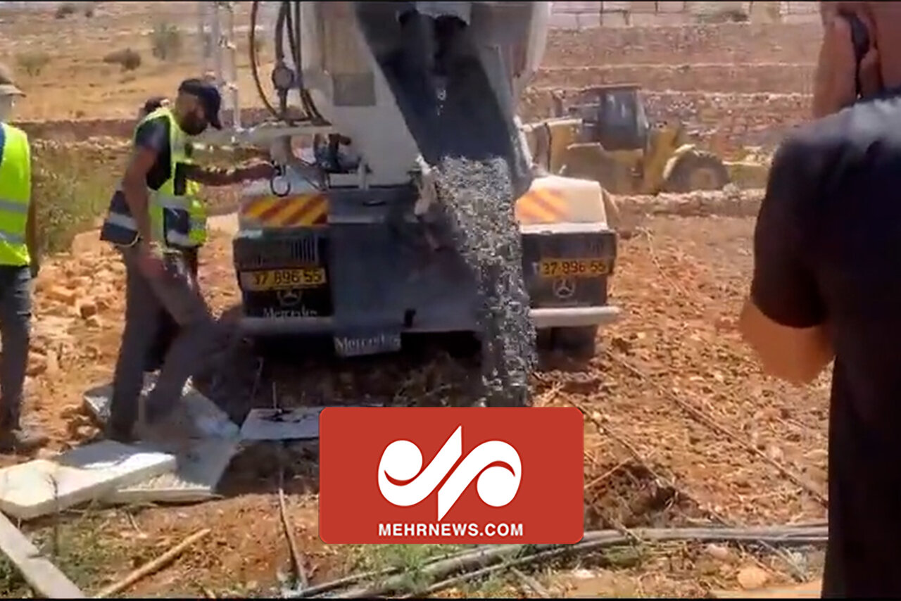 ریختن بتن در چاه‌های آب مردم فلسطین