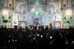 Women mourn Ashura in Shah Abdol-Azim shrine