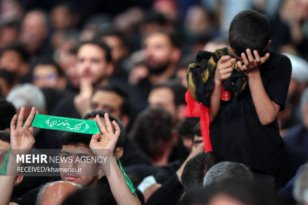 Leader attends last night of Imam Hussein mourning ceremonies
