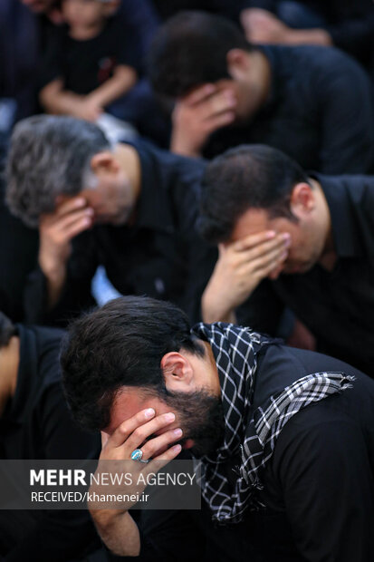 Leader attends last night of Imam Hussein mourning ceremonies
